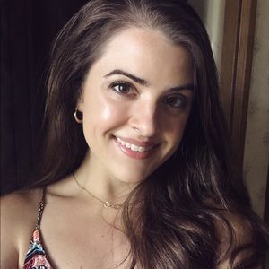 Meet your Posher, Jessica.